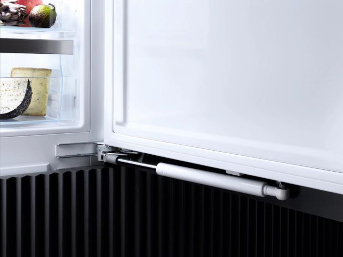 Встраиваемый морозильник Miele FNS 7770 E - фото 3