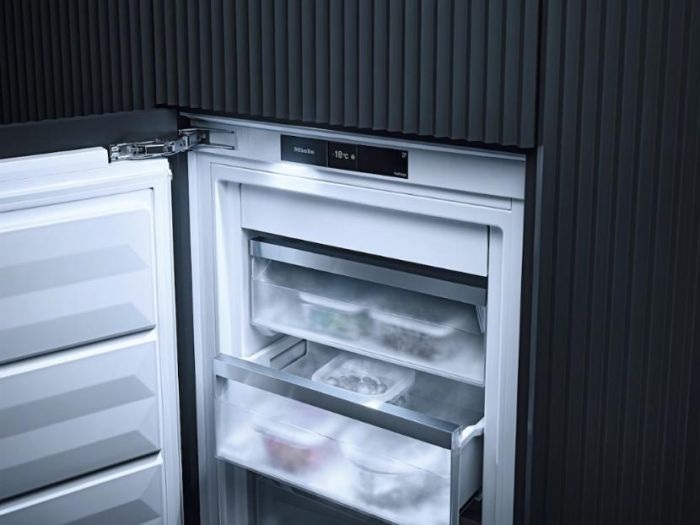 Встраиваемый морозильник Miele FNS 7770 E - фото 4